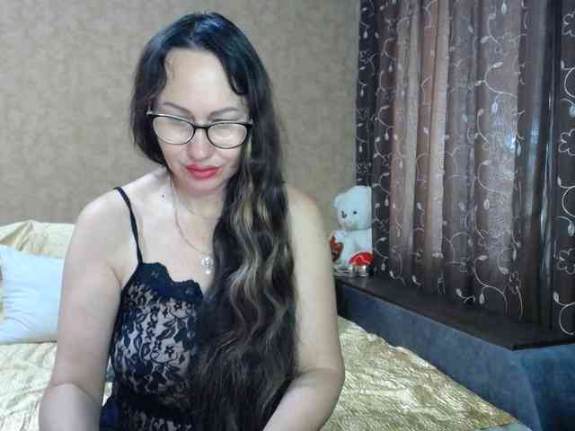 FlirtingMadam Live Webcam on BongaCams