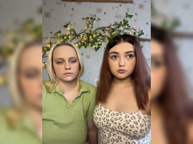  BellaAndAlice chat room