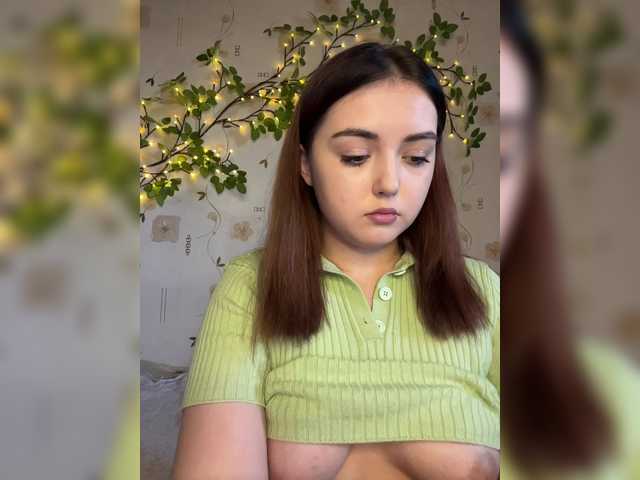  BellaAndAlice chat room