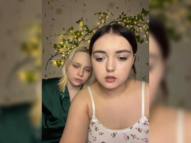 BellaAndAlice's BongaCams show and profile