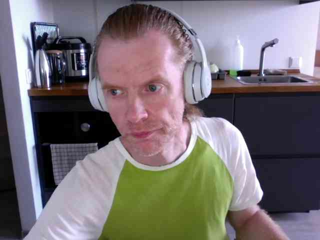 Yurgisss's cam show statistics and live stream