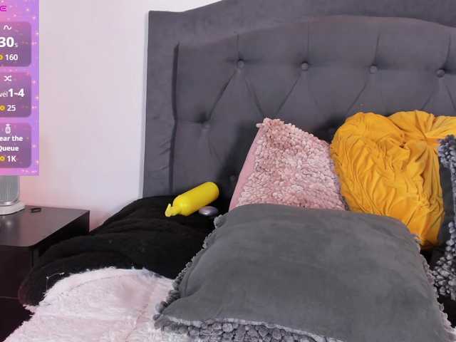 Kendallhot-1 live cam on BongaCams