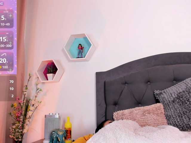 le modèle Kendallhot-1 est en webcam porno dans un show sur le site bongacams, il possède les tags suivants: Latino/Hispanic,Brunette,Shaved