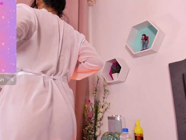 Kendallhot-1 live cam on BongaCams
