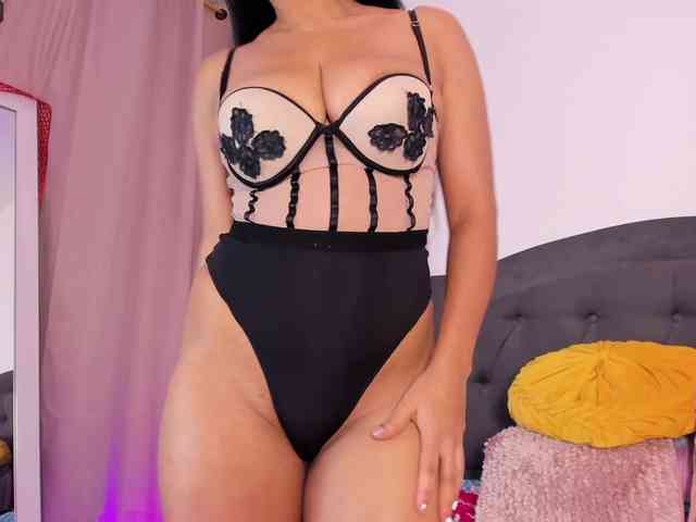 Kendallhot-1