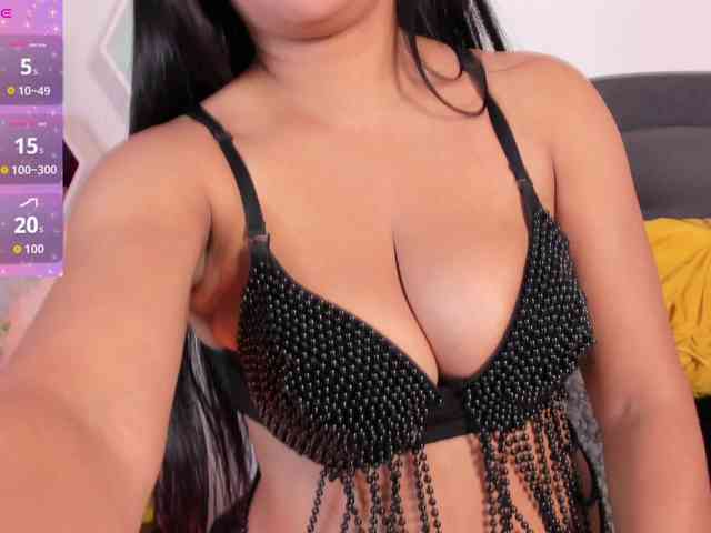 Kendallhot-1
