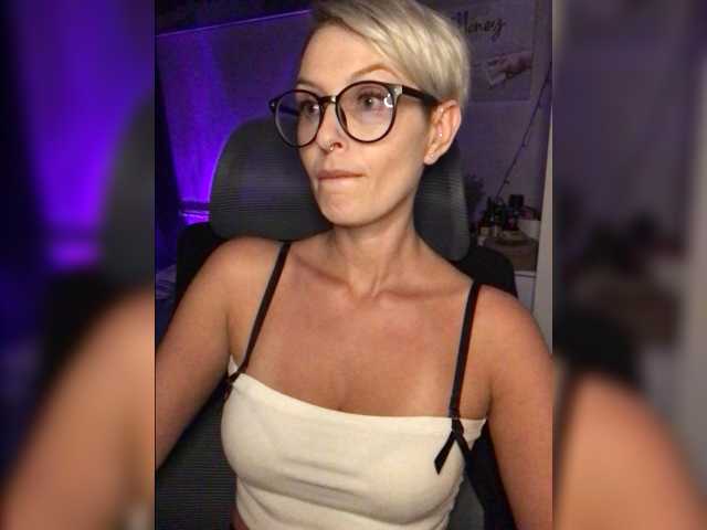 OhMyKosh live cam preview