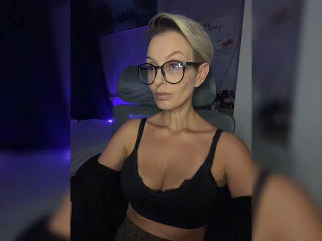 AlikBlack live cam on BongaCams