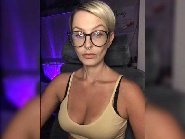 AlikBlack live cam on BongaCams