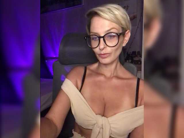 AlikBlack live cam on BongaCams