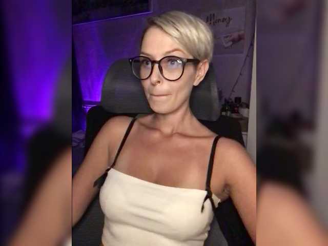 OhMyKosh live cam preview