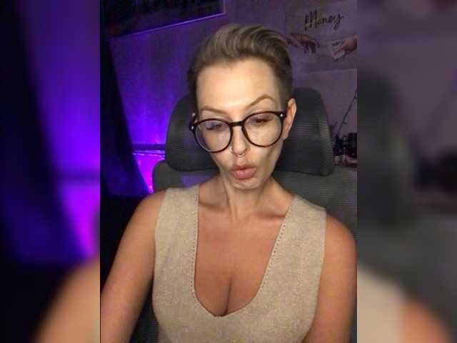 AlikBlack live stream preview