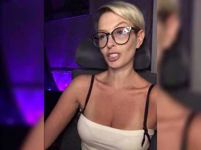 AlikBlack Nude Live Sex Shows