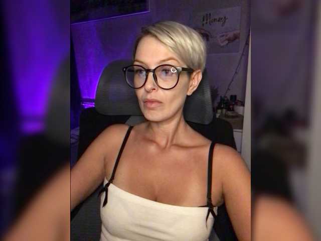 OhMyKosh live cam preview