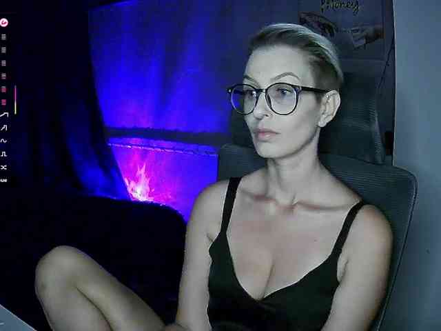 AlikBlack's webcam live show