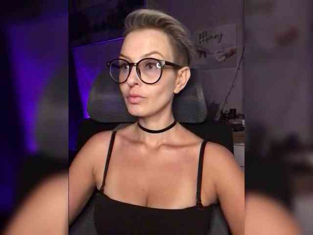 nude amateur live AlikBlack