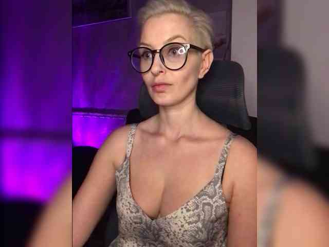 AlikBlack Live Webcam on BongaCams