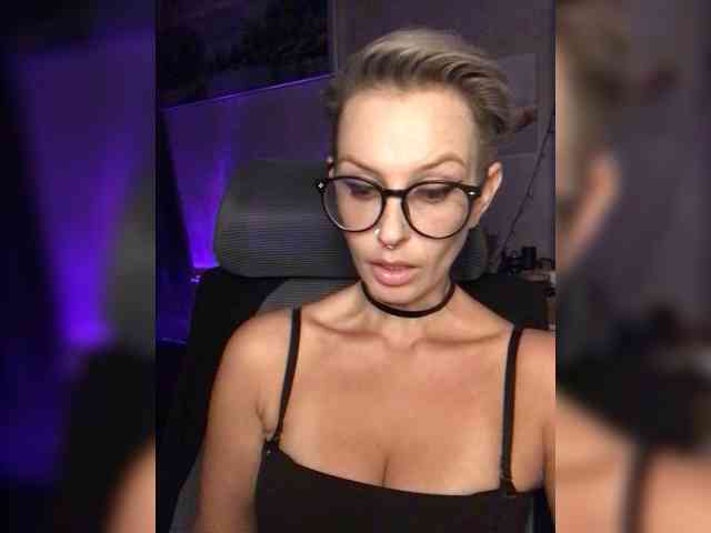 nude amateur live AlikBlack