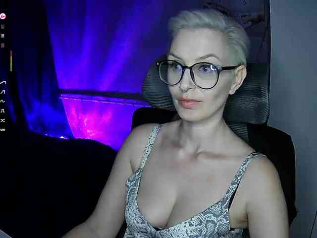 AlikBlack Live Webcam on BongaCams