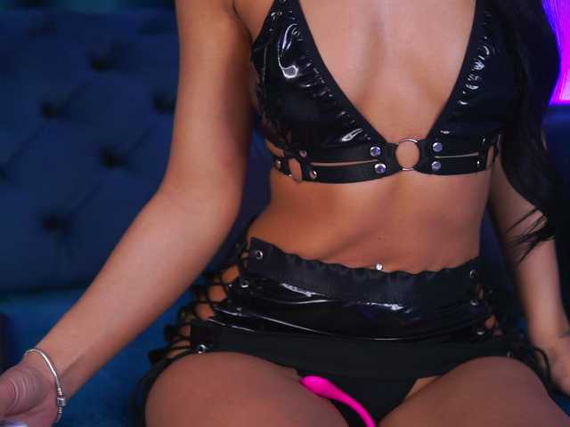 DeniseDevilles live cam on BongaCams