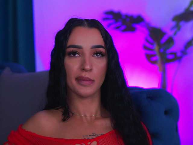 Chat with DeniseDevilles live cam