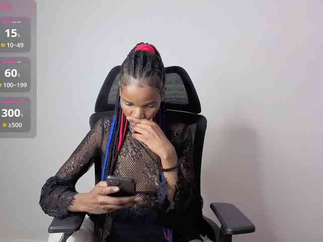 FreakkyAira webcam