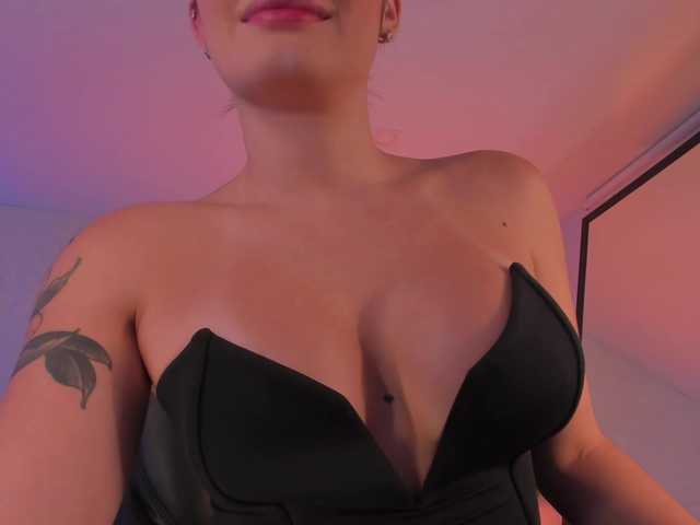 GiaFerrara live webcam show
