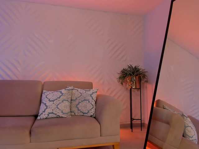 GiaFerrara live webcam show