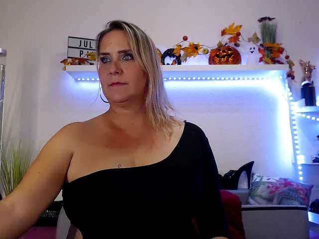 JuliaPink live cam on BongaCams