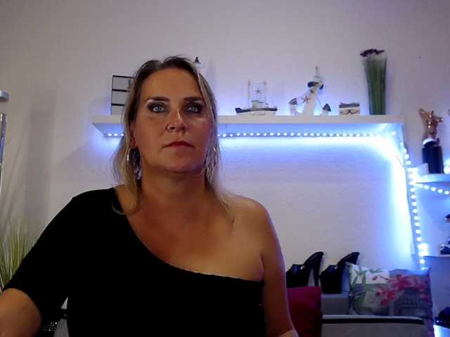 JuliaPink live cam on BongaCams
