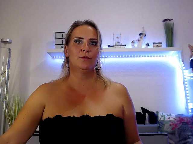 JuliaPink live cam on BongaCams