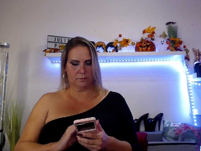 JuliaPink live cam on BongaCams