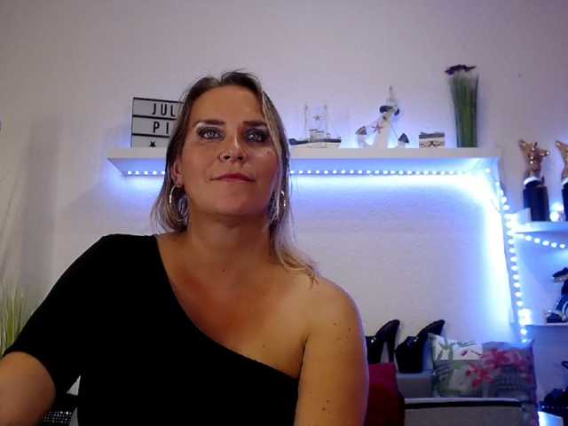 JuliaPink live cam on BongaCams