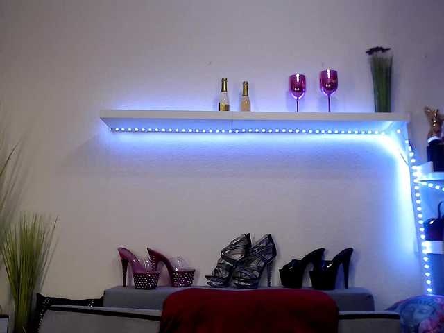 JuliaPink live cam on BongaCams