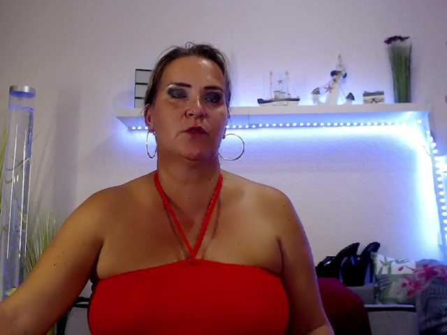 JuliaPink live webcam show
