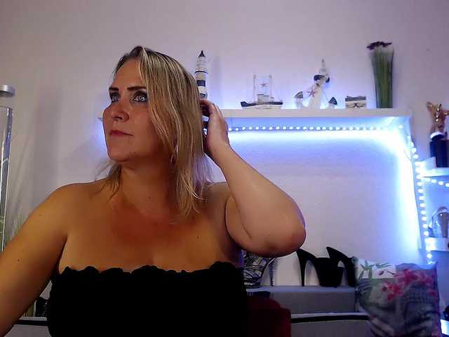 JuliaPink live cam on BongaCams