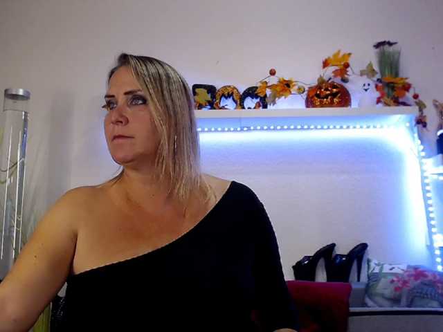 JuliaPink live cam