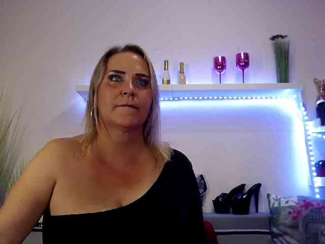 JuliaPink webcam
