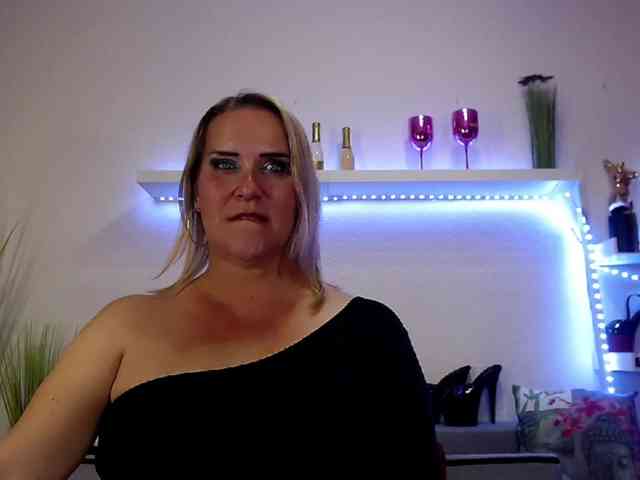 JuliaPink