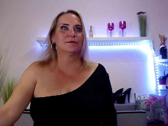 JuliaPink webcam