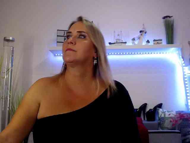 JuliaPink webcam