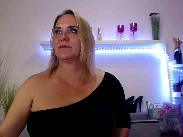 JuliaPink webcam