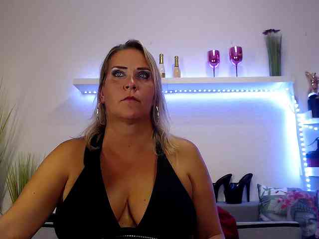 JuliaPink webcam