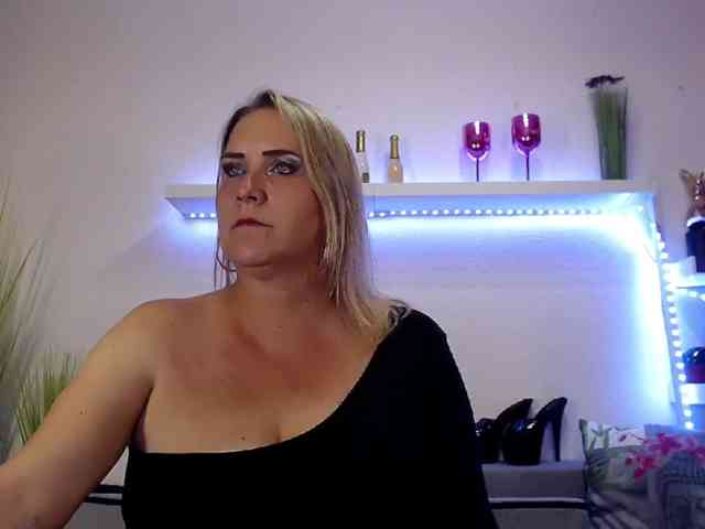 JuliaPink webcam