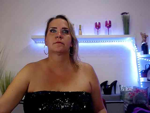 JuliaPink webcam