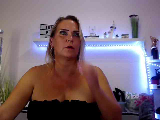 JuliaPink webcam