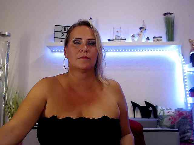 JuliaPink webcam