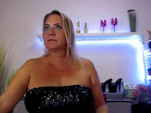 JuliaPink webcam