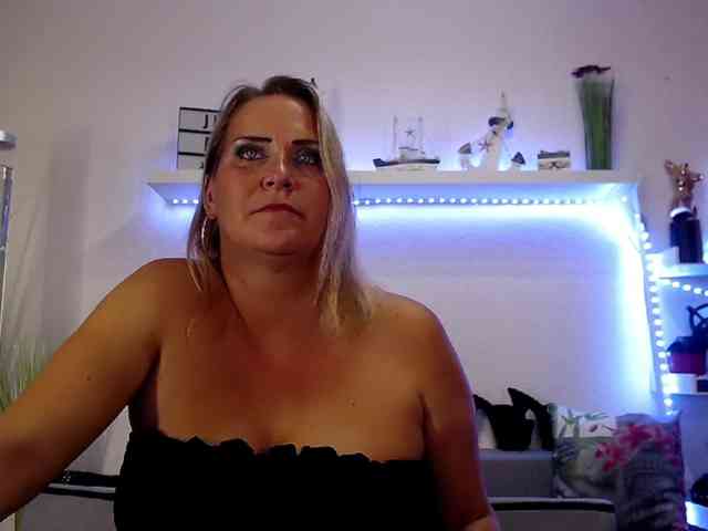 JuliaPink webcam