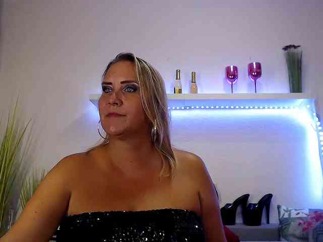 JuliaPink webcam